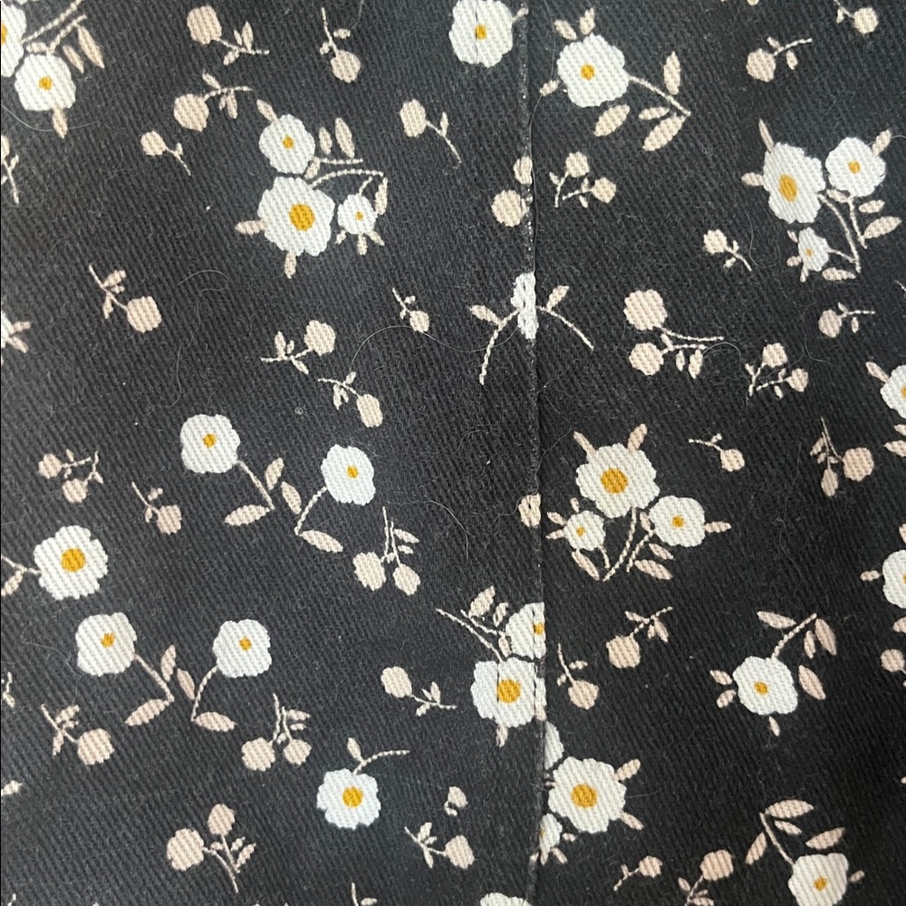 Floral Button-Up Black Denim Skirt - Picture 2 of 3